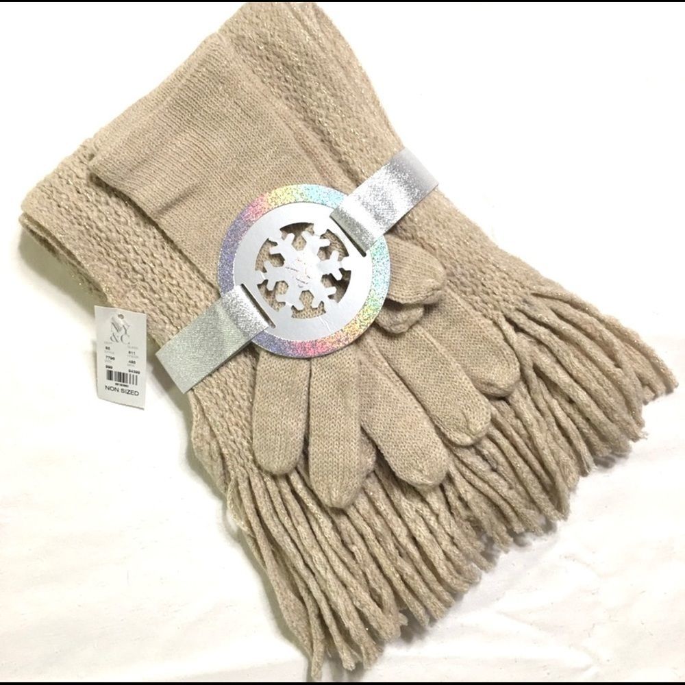 New York & Co. Scarf and Mitten Set